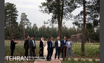 بازدید دبیر کل متروپلیس از دریاچه شهدای خلیج فارس 11