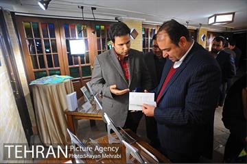 تقدیر از همکاران نویسنده و رونمایى از دوهفته نامه همگامان 42