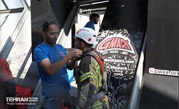 مسابقه پله‌نوردی آتش‌نشانان در برج میلاد 6