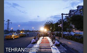 افطاری ساده راننده های تاکسی در پایانه تاکسیرانی صادقیه 2