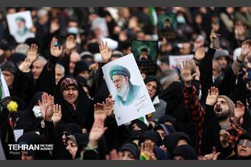 تشییع پیکر ۱۰۰ شهید مردمی و مدافع امنیت در تهران - 1 43