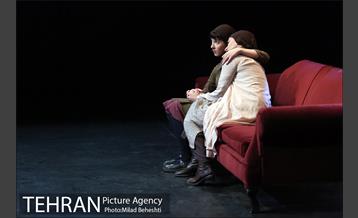 نمایش سه خواهر‎ 16