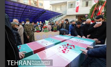 تشییع پیکر مطهر 2 شهید گمنام در مسجد جامع فاطمیه منطقه 8