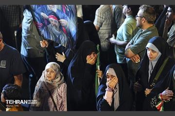 آیین بدرقه زائر اولی‌ها به‌ سوی عتبات عالیات در میدان انقلاب 7