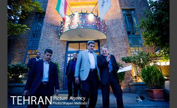 نشست صمیمانه شهردار تهران با شورای عالی و مدیرعامل خانه ی هنرمندان ایران 27