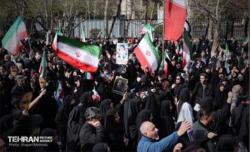 تشییع پیکر مطهر شهدای ناوشکن دنا 13