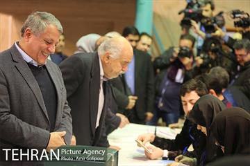 شرکت محسن هاشمی رئیس شورای اسلامی شهر تهران در انتخابات مجلس شورای اسلامی 4