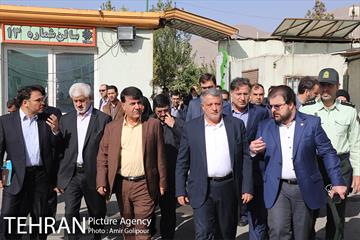 بازدید مهندس محسن هاشمی و دکتر شجاع پوریان از اماکن و پروژه های منطقه ۲۲ 11
