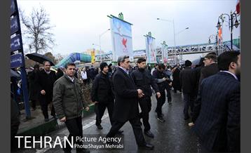 حضور شهردار تهران در راهپیمایی یوم الله 22 بهمن 2