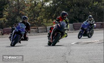 راند اول مسابقات موتور ریس آقایان و بانوان 11