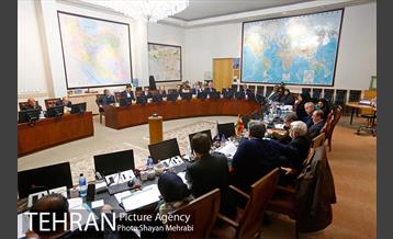 نخستین جلسه مجمع ٥١ نفره امید با حضور شهردار و استاندار تهران 19