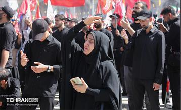 اقامه نماز بر پیکر آقای شهید ایران - 1 30