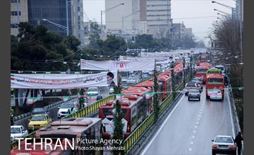 خدمات شهرداری تهران در پایان راهپیمایی یوم الله 22 بهمن 43
