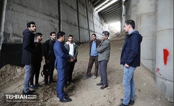 بازدید دانشجویان از پروژه مقاوم‌سازی پل تقاطع بزرگراه همت و رودخانه کن 10