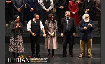 نمایش آینه های روبرو‎ 28