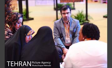 دیدار زهرا بهروزآذر مدیرکل امور بانوان شهرداری تهران با آنجلا مواى  7