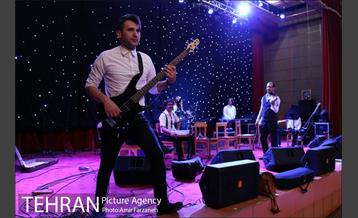 کنسرت حسین خواجه امیری (ایرج) در بندرعباس‎ 4