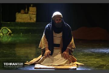 نمایش آیینی خانه ای از گل و اندوه 39