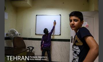 نواختن زنگ مدرسه کودکان کار مرکز پرتو توسط هانیه توسلی 2