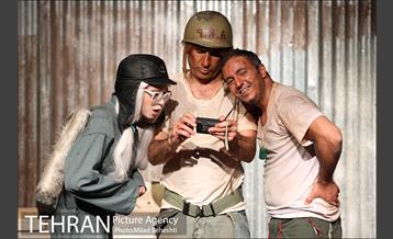 نمایش برای کلاه آهنی ها‎ 14