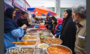 آیین گلاب­گیری «زیارت گل» 17