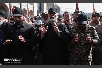 اقامه نماز بر پیکر آقای شهید ایران - 1 40