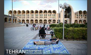 افطاری ساده در حاشیه نمایشگاه قرآن 4