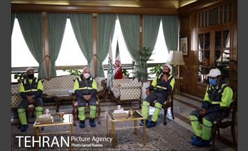 تقدیر شهردار تهران از پاکبانان نمونه شهر 11