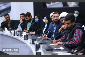نشست صمیمانه اعضای گروه‌های جهادی با شهردار تهران 18