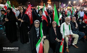 سخنرانی شهردار تهران در تجمع شبانه میدان انقلاب