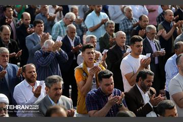 اقامه نماز عید فطر در حرم حضرت عبدالعظیم حسنی(ع) 5