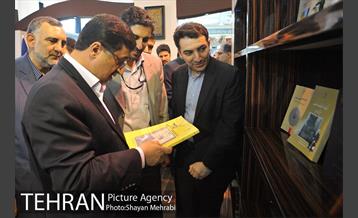 بازدید حسینی مکارم سرپرست شهرداری تهران ار نمایشگاه کتاب 23