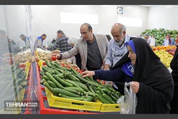 افتتاح بازار میوه و تره‌بار در منطقه 22 16