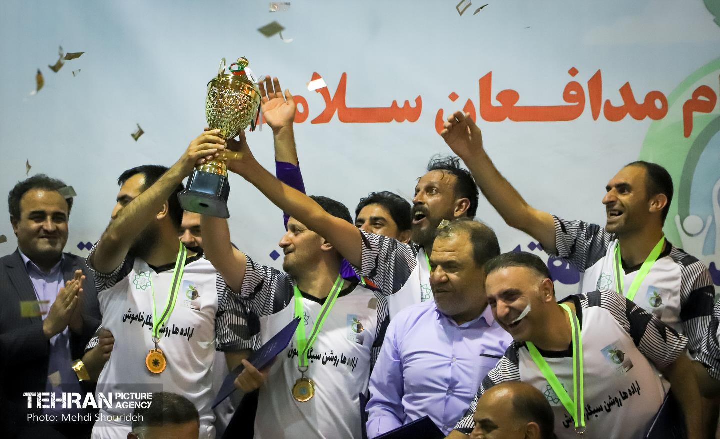اختتامیه جام مسابقات فوتسال مدافعان سلامت 27