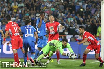 دیدار استقلال و پرسپولیس در لیگ برتر فوتبال 42