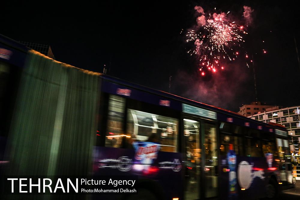 نورافشانی میدان ولیعصر(عج) در شب عید فطر 11