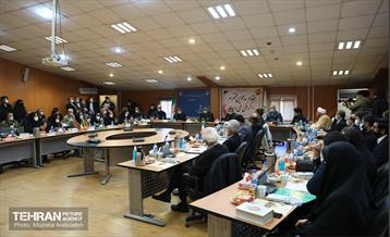 نشست هم اندیشی شهردار تهران با نخبگان منطقه 22