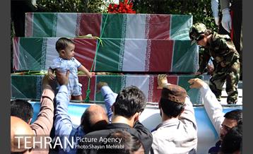 مراسم تشییع پیکرهای مطهر ۱۵۰ شهید تازه‌ تفحص‌ شده دفاع مقدس 9