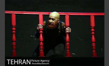 نمایش بوی گند دهن خانوم مارکز 6