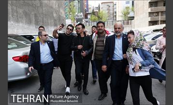 سیل مهربانی در سینما آزادی 15