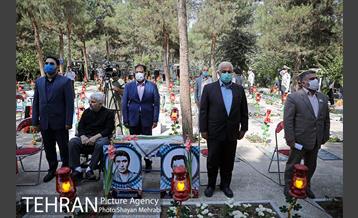 مراسم زنگ شهدای دانش آموز 1