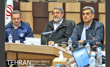 بازدید وزیر کشور از ستاد بحران شهر تهران 22