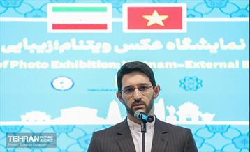 افتتاح نمایشگاه عکس ویتنام در ایستگاه مترو تجریش 24