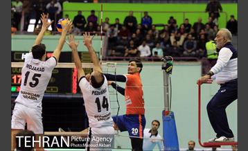 دیدار تیم‌های والیبال شهرداری ورامین و سایپا 9