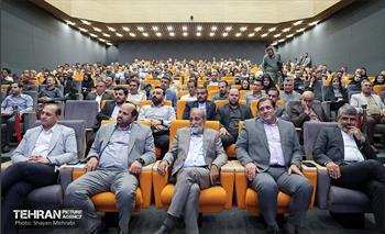 آیین تجلیل از برگزیدگان مناطق 22 گانه 61
