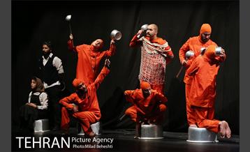 نمایش حکومت نظامی‎ 8