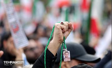 تشییع پیکر ۱۰۰ شهید مردمی و مدافع امنیت در تهران - 1 35