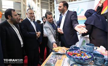 بازدید شهردار تهران از نمایشگاه شهرهای خواهرخوانده و توانمندی های مدیریت شهری تهران