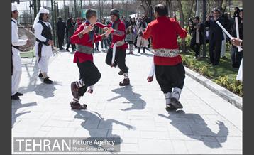 مراسم درختکاری مرکز مدیریت محیط زیست و توسعه پایدار 19