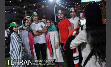 شادی خیابانی مردم بعد از پیروزی تیم ملی ایران 46